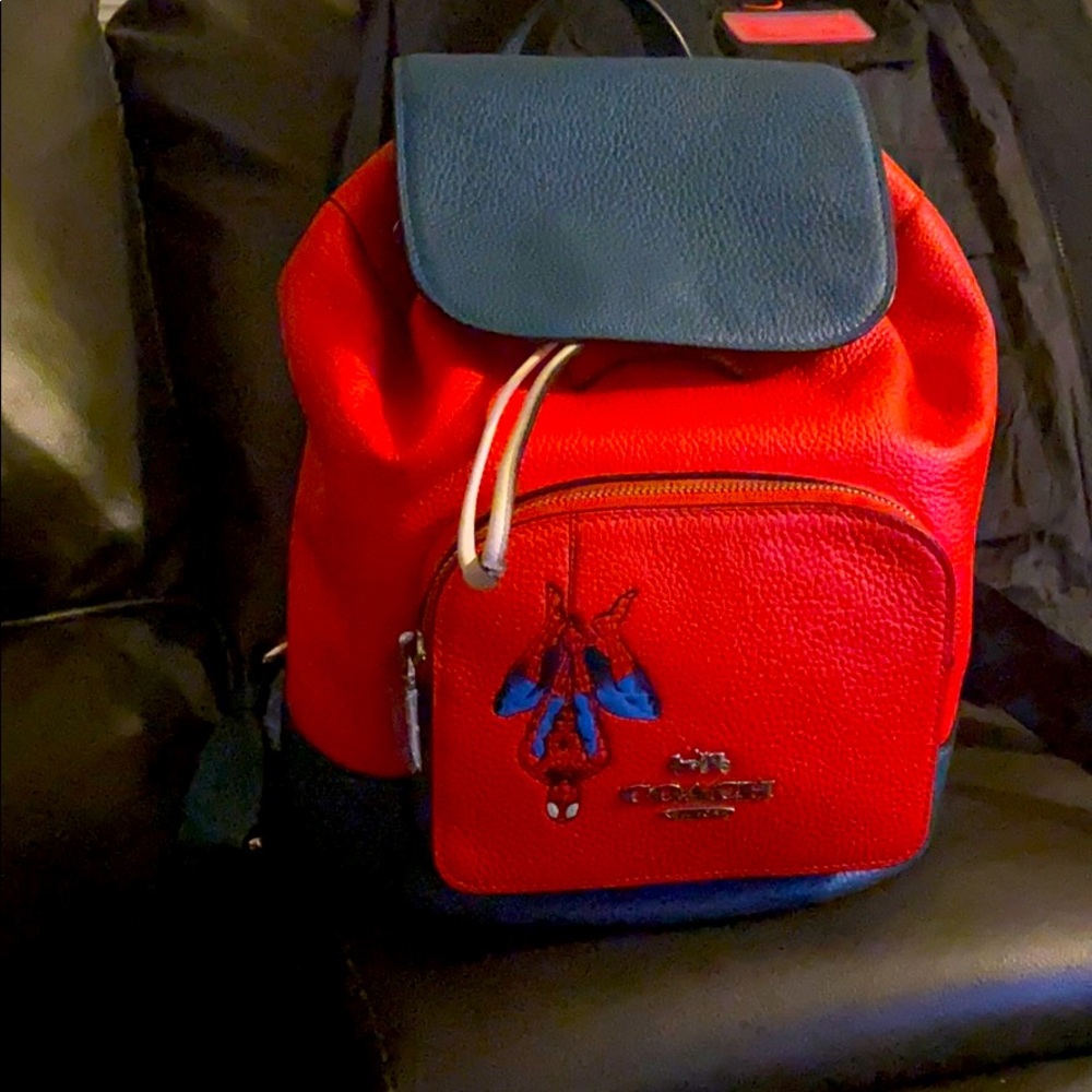 hanging cosmetic toiletry travel bag canna da casting freeing up counter space Color:Lime Light Dip Netting the Kenai